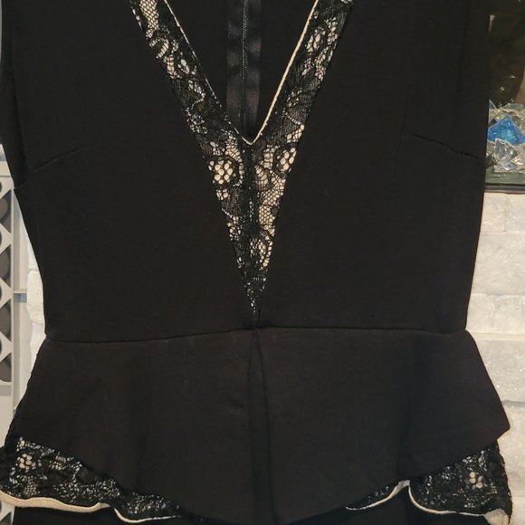 GUESS SLEEVELESS PEPLUM DRESS SIZE XS - Picture 3 of 3